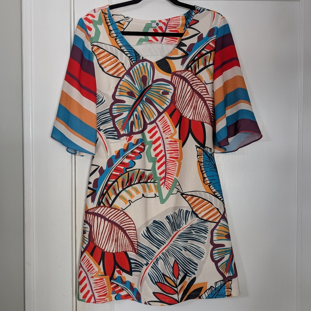 TLD Tropical Leaf Print Dress Size M V-Neck, Resort wear Beach Boho